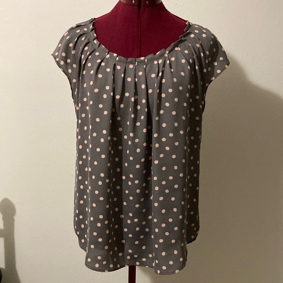 LC Lauren Conrad Large, Polka Dot blouse, pleated neckline & bow tied back - Picture 1 of 10